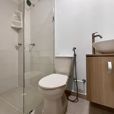 Moderno Y Práctico, Cerca Del Aeropuerto Y Del Mar Apartamento *